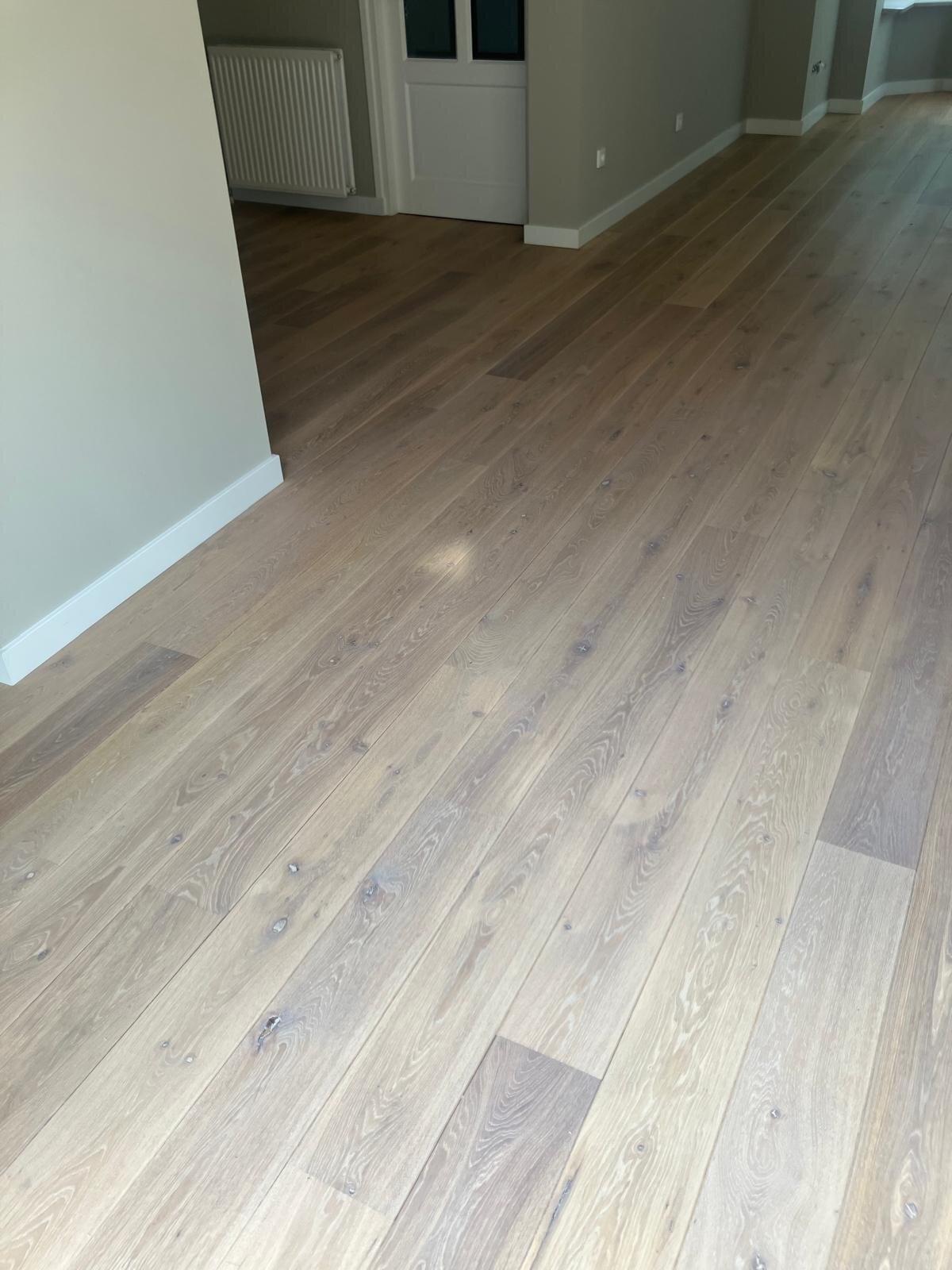 Vergeeld eiken vloer schuren en afwerken met Rubio Monocoat in de lichte kleur Smoke Drunen, Vlijmen, Waalwijk, Rosmalen, Den Bosch.jpg