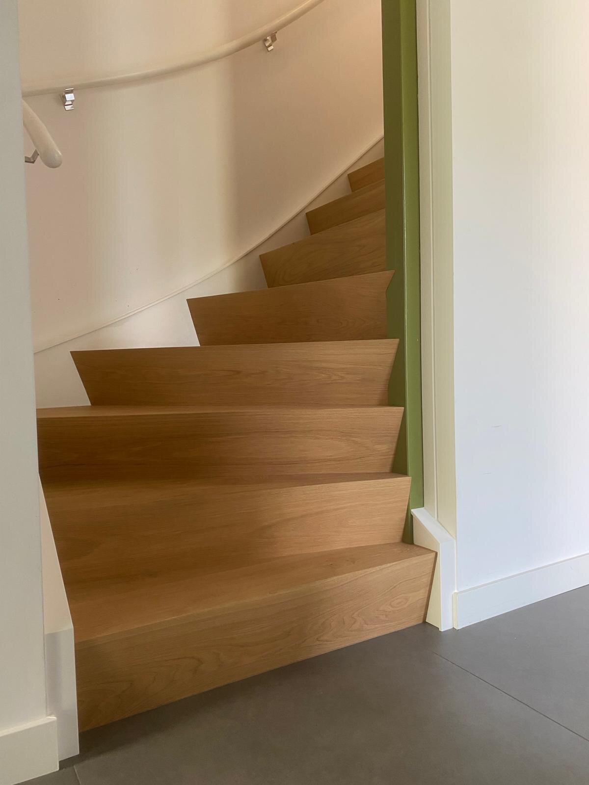 Design eiken traprenovatie met Z-overzettreden, bloktrap, Z-overzettreden, houten traprenovatie