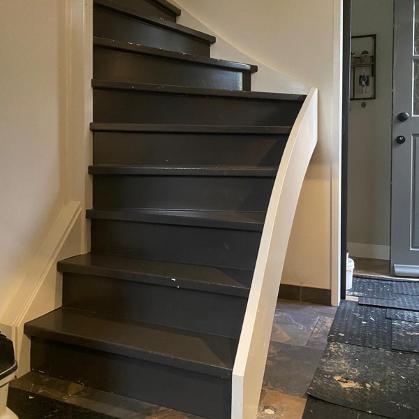 Eiken traprenovatie, volledig eikenhout, met antislip, zwart eiken, donkerbruin eiken, moderne traprenovatie Vlijmen, Drunen, Den Bosch.JPG